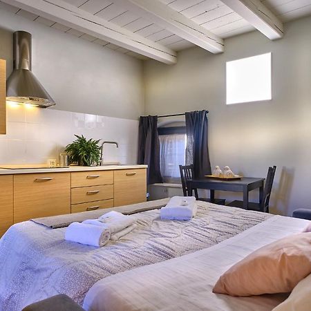 La Zulina Apartment เวโรนา ภายนอก รูปภาพ
