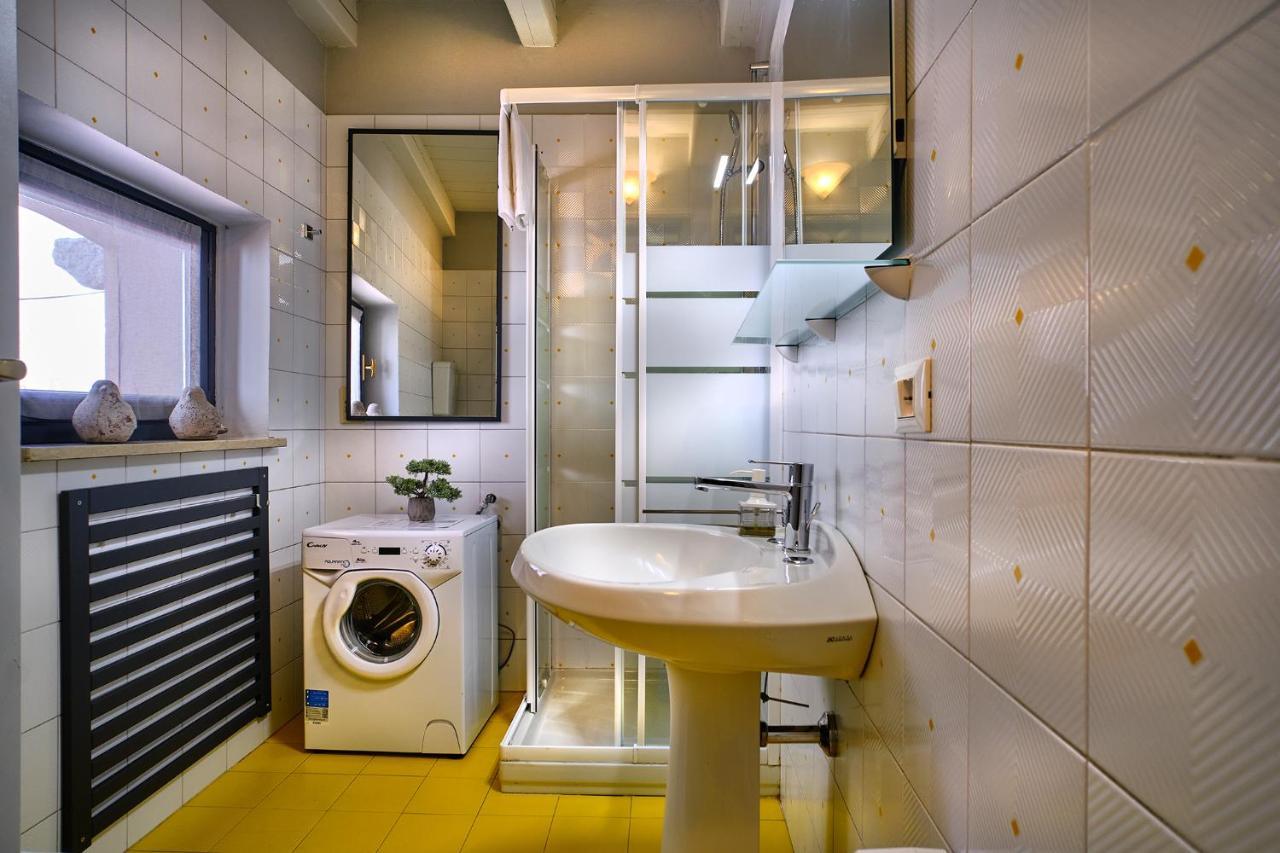 La Zulina Apartment เวโรนา ภายนอก รูปภาพ