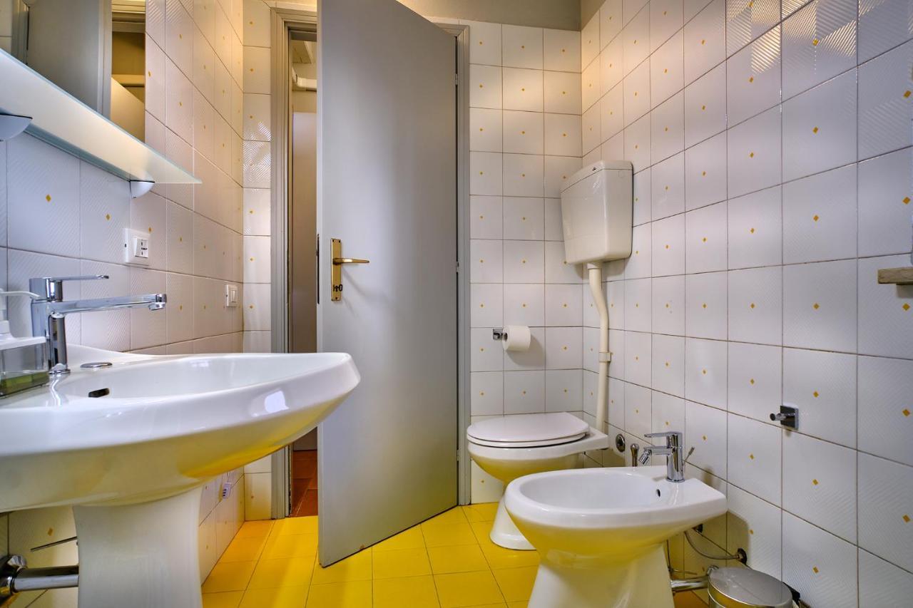 La Zulina Apartment เวโรนา ภายนอก รูปภาพ