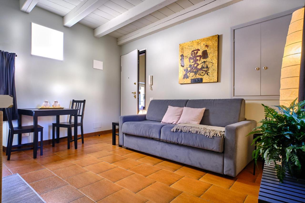 La Zulina Apartment เวโรนา ภายนอก รูปภาพ